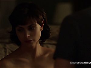awesome Morena Baccarin looking stellar naked on film